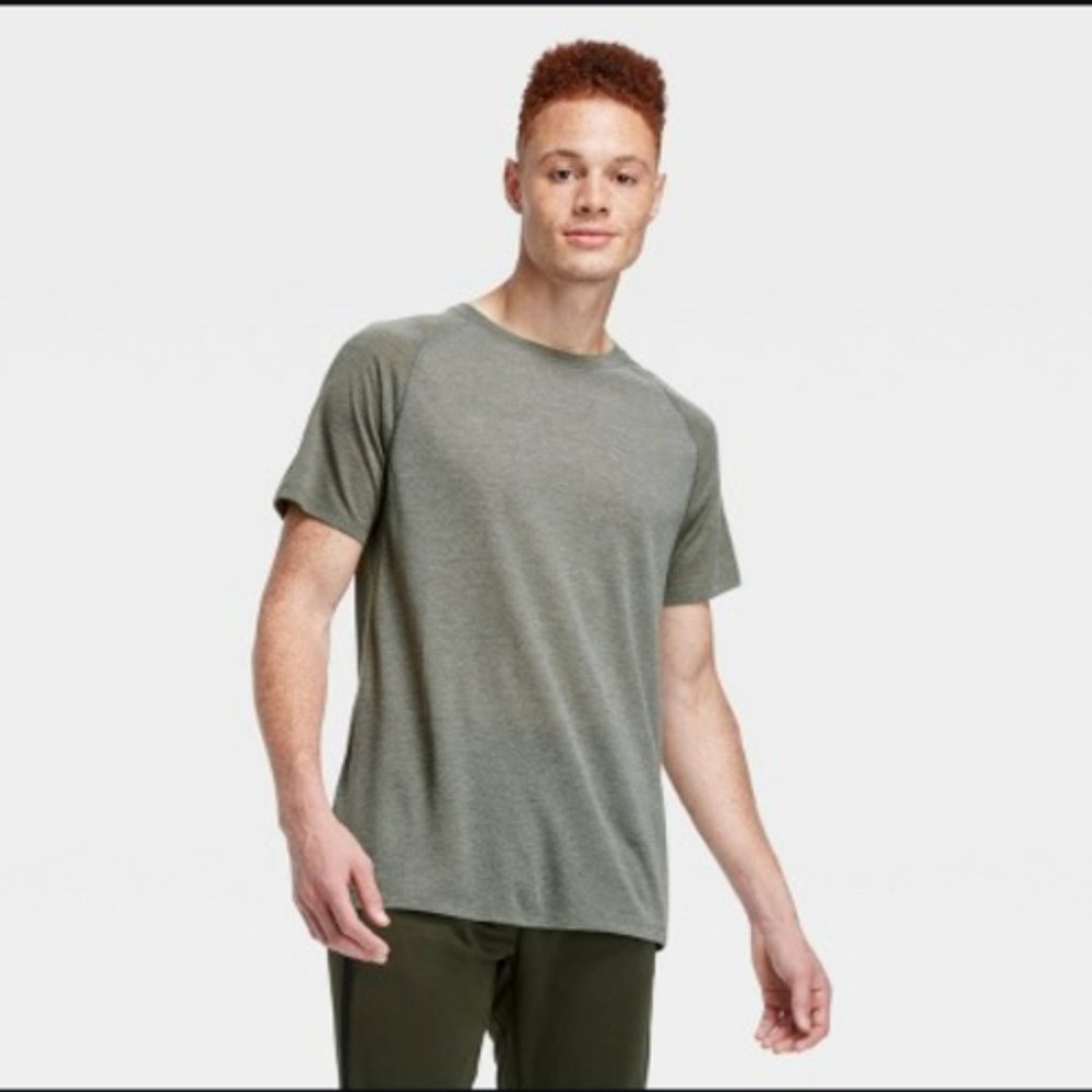 NWT New Men's Ventilated Short Sleeve Run T-Shirt All In Motion Olive Green S